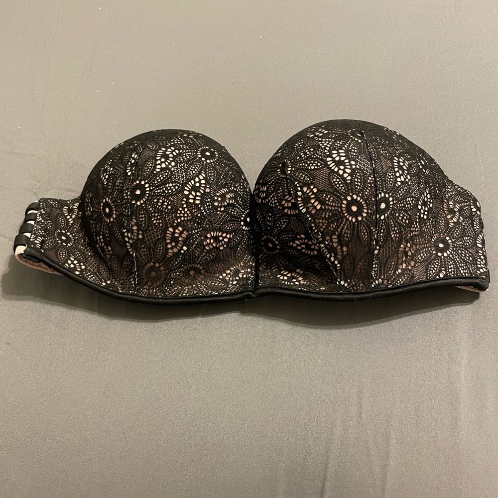 Black lace Victor bra